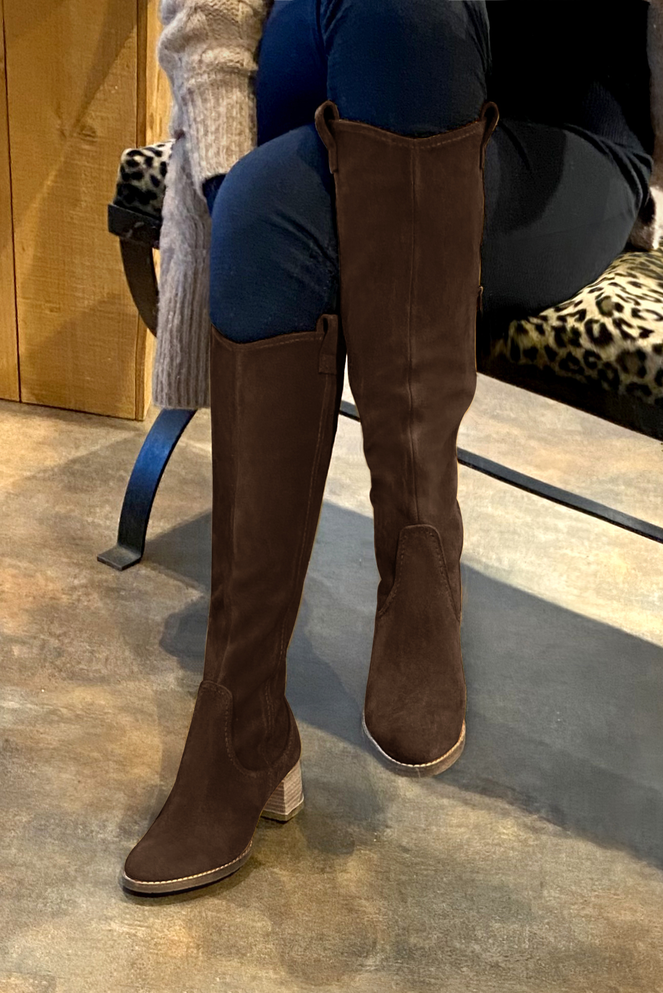 Dark brown women's cowboy boots. Round toe. Medium block heels. Made to measure. Worn view - Florence KOOIJMAN